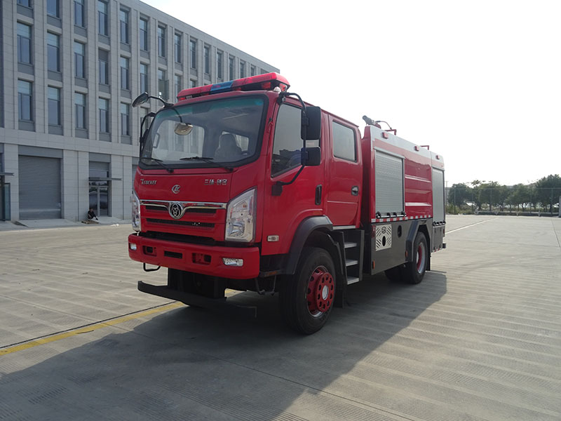 四驅(qū)6.3噸水罐消防車