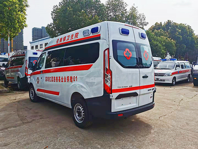 福特全順V362自動檔負壓救護車