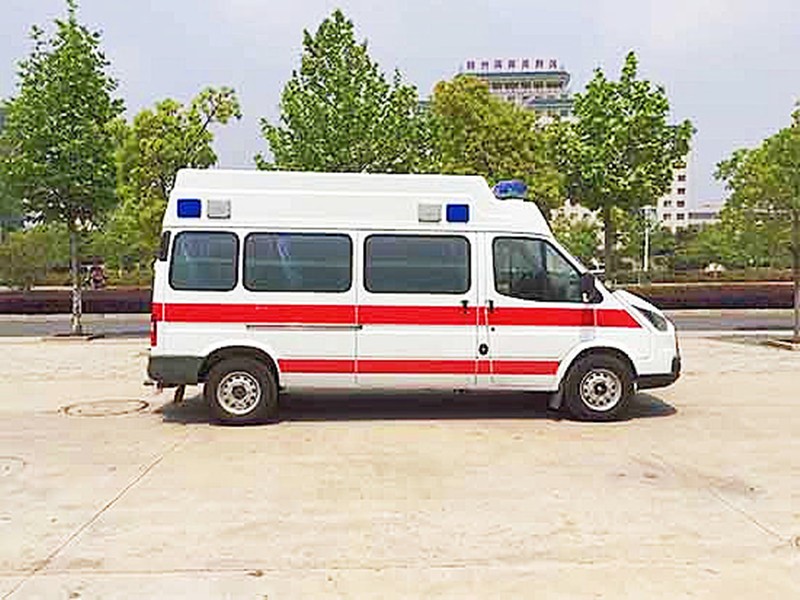 江鈴特順長(zhǎng)軸高頂柴油版救護(hù)車