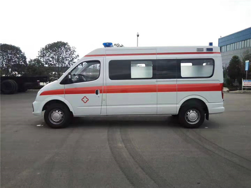 上汽大通V80長(zhǎng)軸中頂救護(hù)車（柴油版）