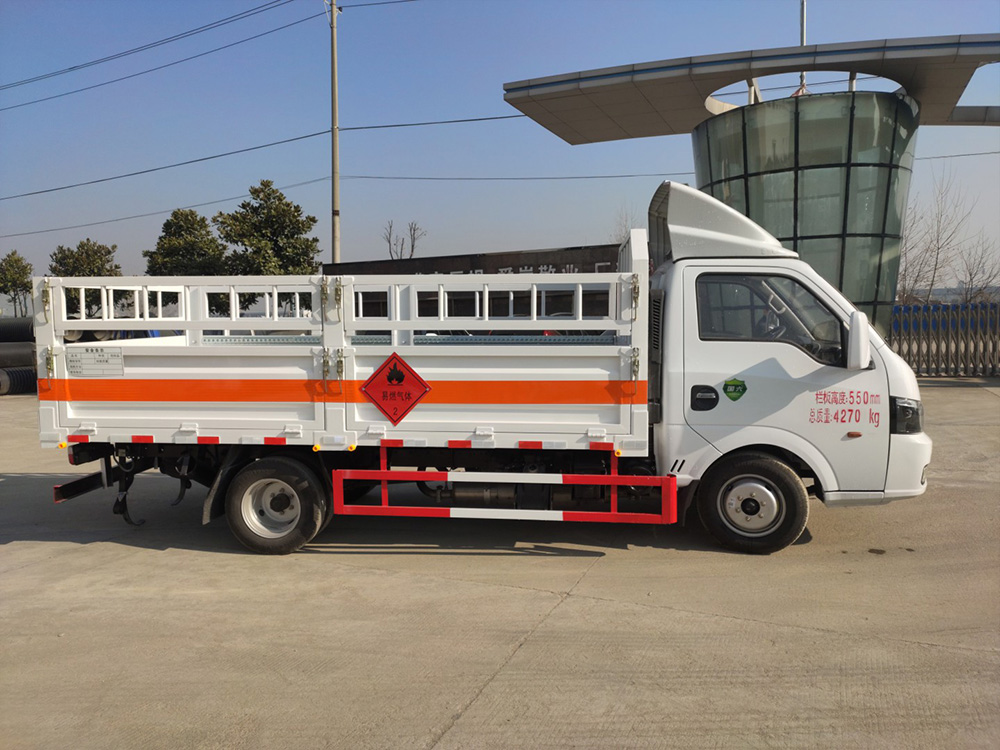 大途逸柴油4米氣瓶車