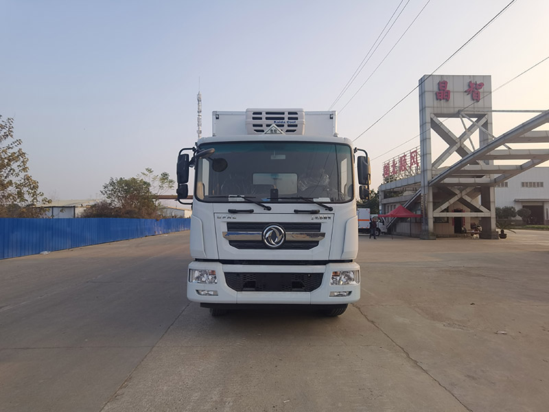 多利卡D9黃牌醫(yī)療廢物轉(zhuǎn)運車