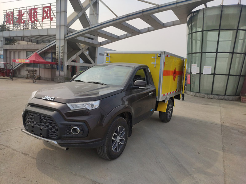 江鈴皮卡2.35米爆破器材運輸車